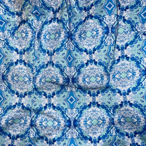 Kaeli Smith Sleeveless Mini Dress in Blue and White Pattern - Picture 3 of 6